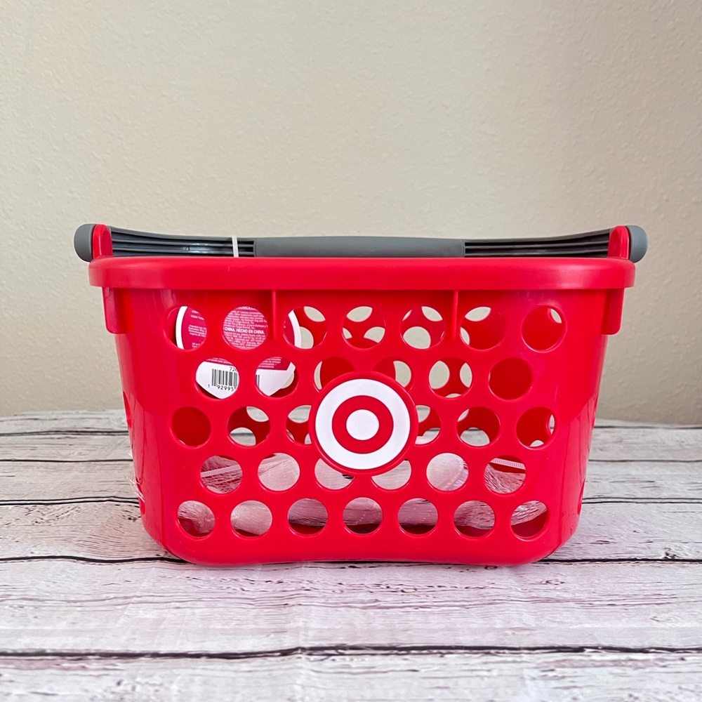 Target mini shopping basket.🎀